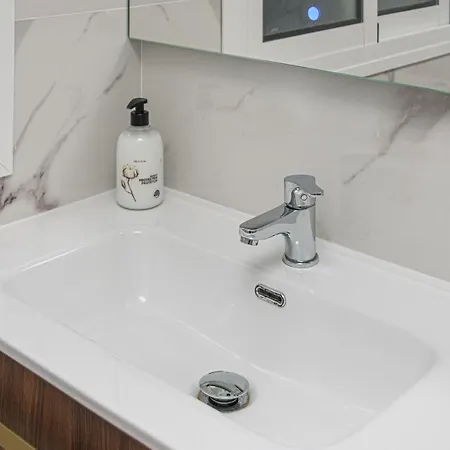 Wintowinrentals Center, Comfortable And Renovated