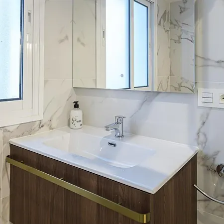 Wintowinrentals Center, Comfortable And Renovated *